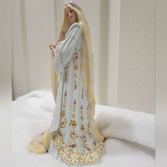 The Legendary Princess - Picture 2 of 16